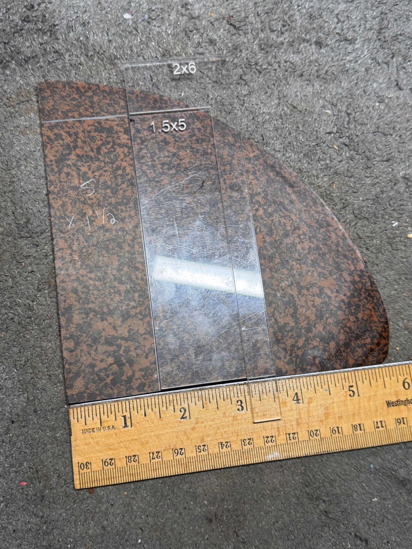 Vintage 2-Tone Bakelite (Pizza Slice) 5 3/4” x 5 3/4” x .125”+